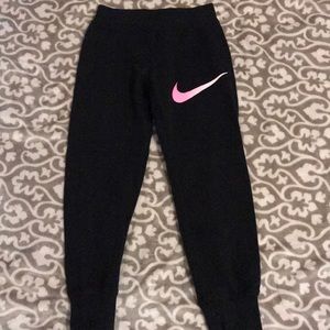 Girls Nike jogger Med